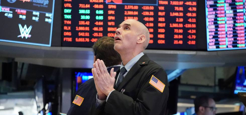 Wall Street inicia dispar tras el anuncio de la vacuna rusa contra la Covid-19