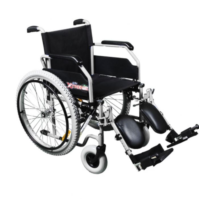 Silla de ruedas con brazos y descansapies