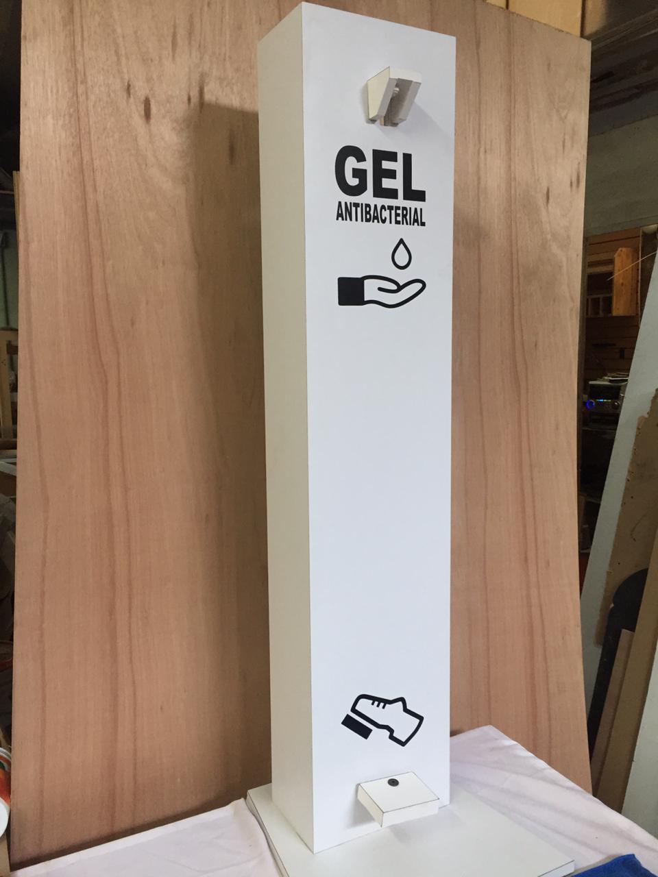 Totem Dispensador de Gel con Pedal