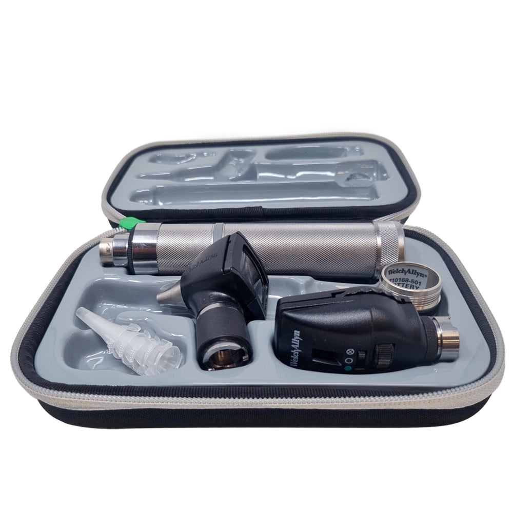 Estuche de diagnóstico recargable Welch Allyn 3.5V para oftalmología, incluye convertidor de batería y accesorios médicos.
