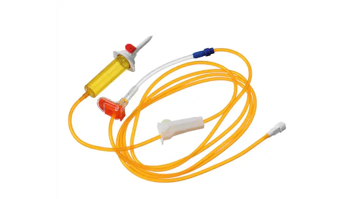 Equipo de infusión resistente a la luz GP Series de 250 cm con filtro de 15 µm, accesorios para bombas de infusión Beracah Médica.