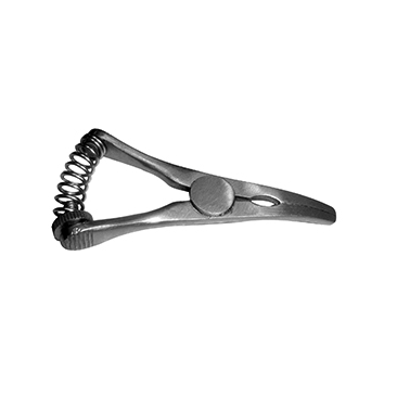 Pinza GLOVER BULLDOG curva de 5.5 cm, instrumento quirúrgico de acero alemán de marca Beracah Médica, con acabado premium.