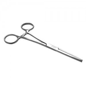 Pinza recta Rochester de 14cm de la marca Beracah Medica, herramienta de precisión para trabajos médicos y dentales.