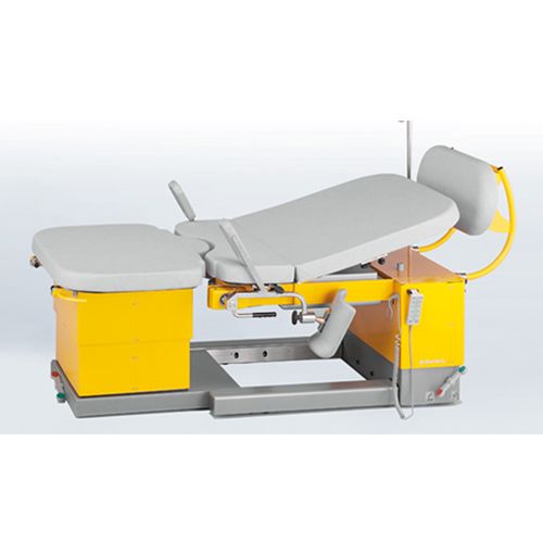 Mesa obstétrica eléctrica para partos Beracah Medica Modelo Partura®, con superficie ajustable y diseño ergonómico.