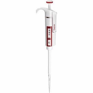 Micropipeta Finnpipette F1 de Beracah Medica, volumen variable de 0.5 a 5 ml, con pantalla digital y agarre ergonómico.