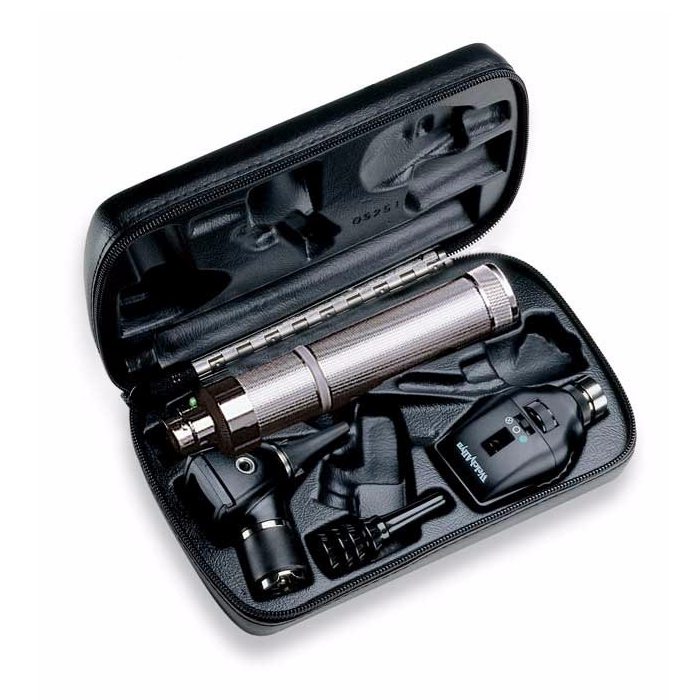 Estuche de diagnóstico recargable LED 3.5V MSI de Beracah Médica con convertidor de batería C, con componentes y cables visibles.