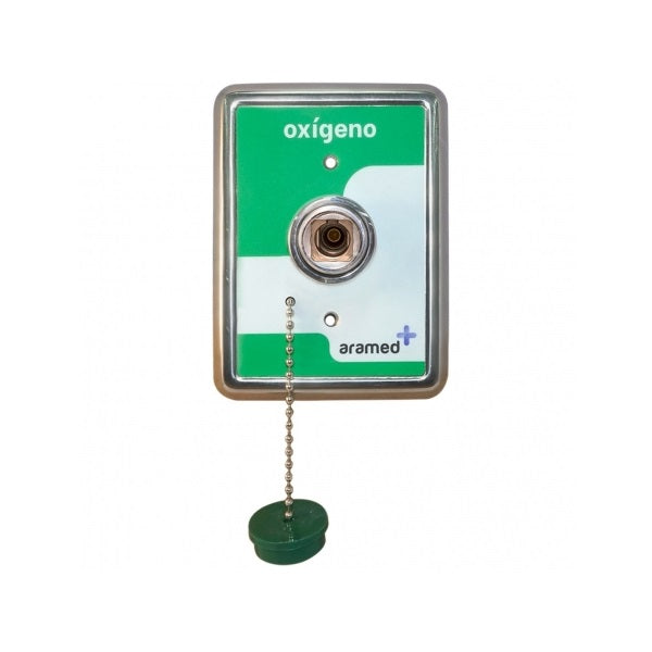 Toma de pared para oxígeno Aramed tipo NFPA de Beracah Medica, con conexiones y accesorios visibles en la imagen.