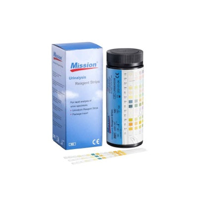 Tiras reactivas para uroanálisis de 10 parámetros de la marca Beracah Medica en frasco con 100 piezas, mostrando las tiras en el envase