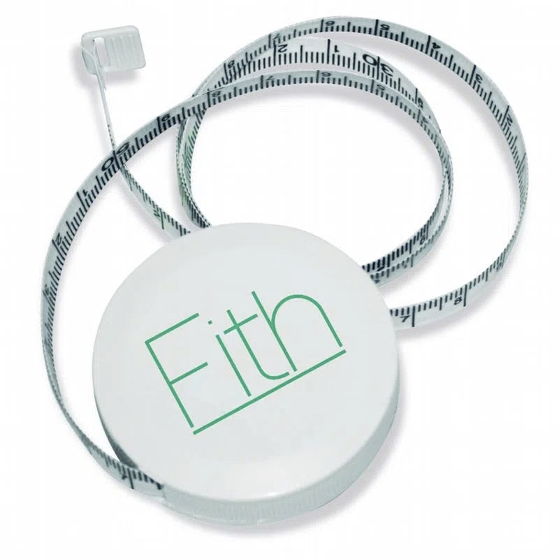 Cinta métrica mini Beracah Medica, accesorio compacto y portátil para mediciones precisas, en color negro con detalles en plateado.
