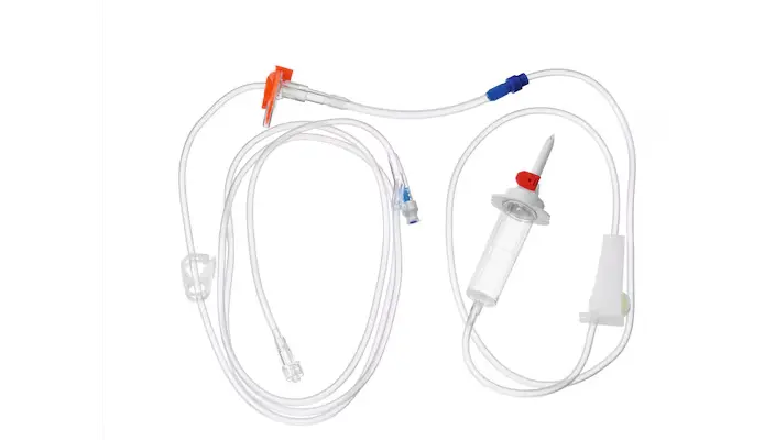 Equipo de infusión GP Series con conector en Y de 250cm, accesorios para bombas de infusión Beracah Médica.