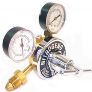Regulador MC para Nitrógeno de Beracah Médica, muestra manómetro y válvula para control de presión 0-4 kg.