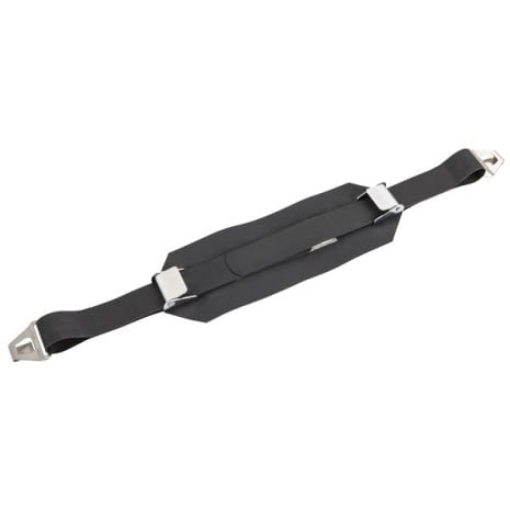 Cinturón de paciente estándar de 66.5 pulgadas para mesas quirúrgicas, accesorio de Beracah Medica en uso.