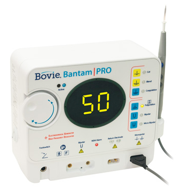 Electrocauterio de alta frecuencia Bantam PRO de 50W de Beracah Medica, con mango y cable para procedimientos médicos.