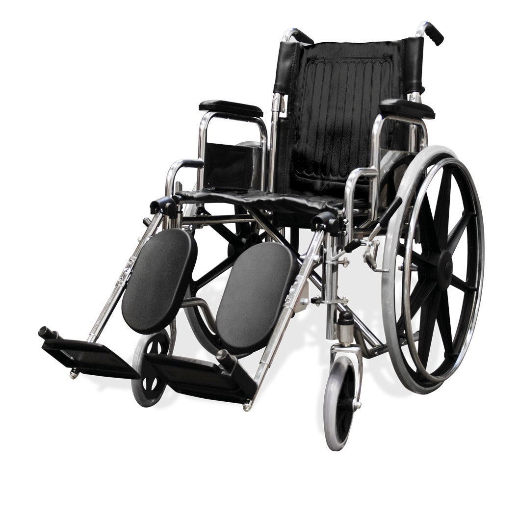 Silla de ruedas estándar Beracah Médica cromada con elevapiernas y respaldo acolchado en imagen.