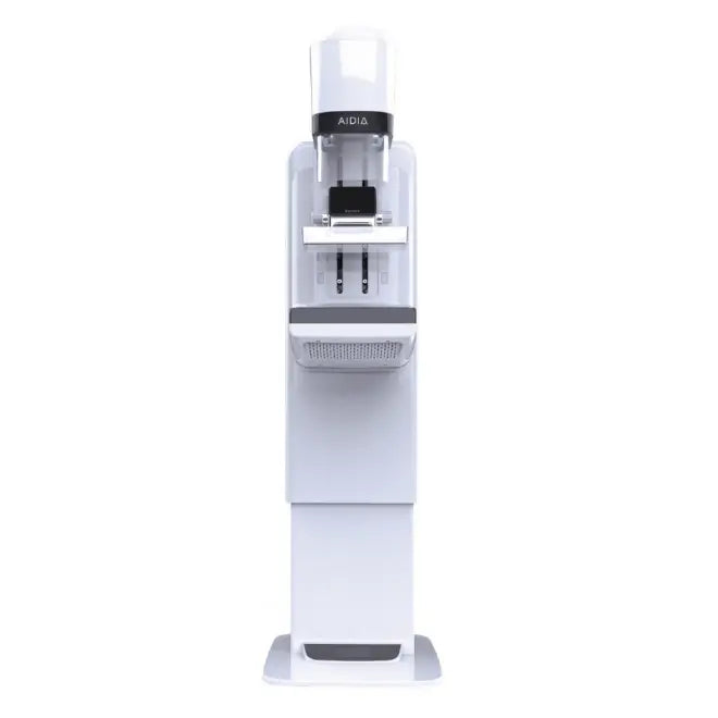 Mastógrafo digital Beracah Medica Mod. Aidia TD con pantalla y controles, equipo médico para mamografías digitales.