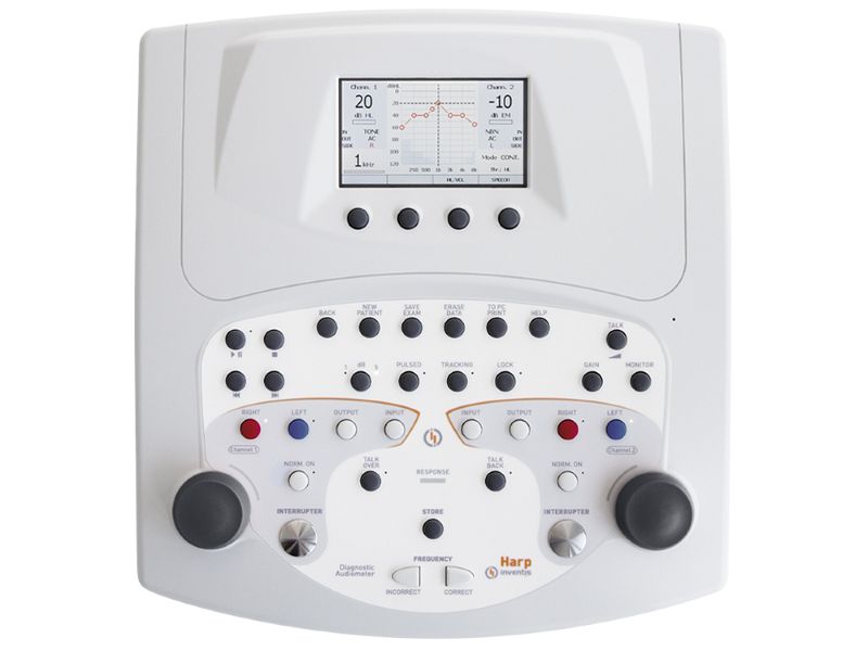 Audiómetro Beracah Medica Harp Plus para audiometría aérea y ósea, con logotipo y sin impresora, en uso clínico.