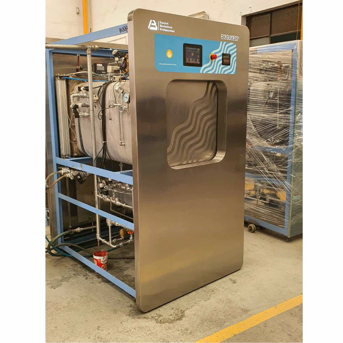 Autoclave de vapor autogenerado Ceye Beracah Médica, 250 litros, puerta deslizable y control microprocesador, dimensiones 20x20x38 pulgadas.