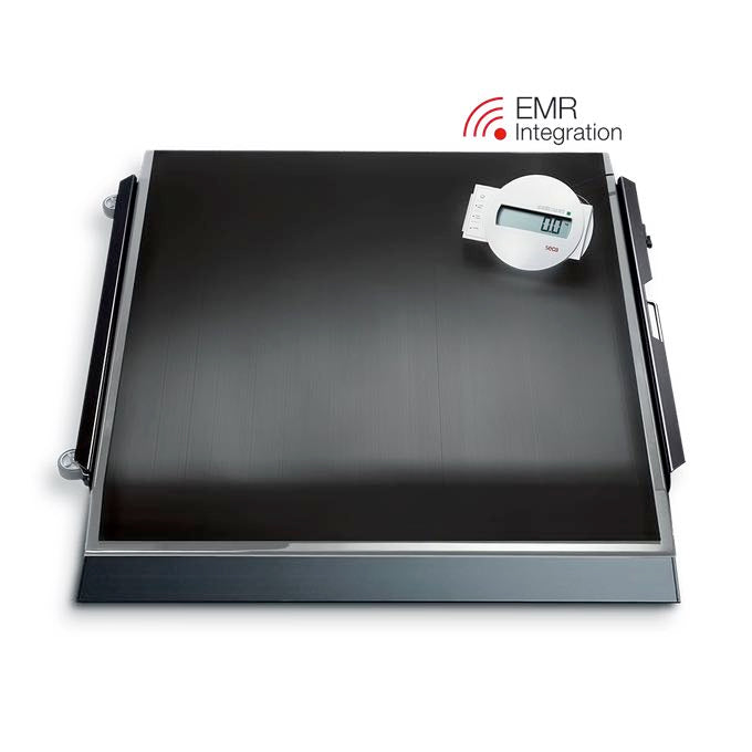 Báscula de plataforma electrónica MSI para silla de ruedas, marca Beracah Medica, con pantalla digital y superficie resistente.