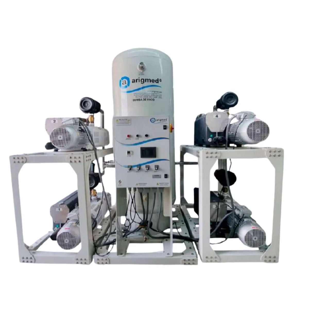 Sistema de vacío médico MSI Beracah Médica con bomba de aspas lubricada con aceite tipo triplex, vista de la bomba en primer plano.