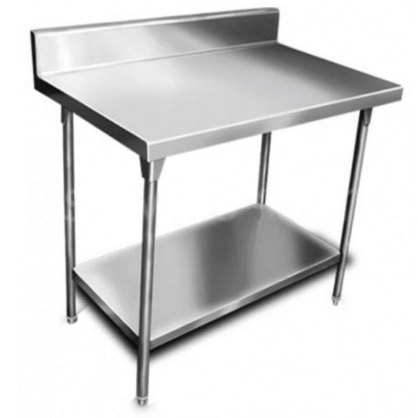 Mesa lisa con respaldo y entrepaño de la marca Beracah Medica, dimensiones 180x70x90 cm, para uso en ambientes médicos.