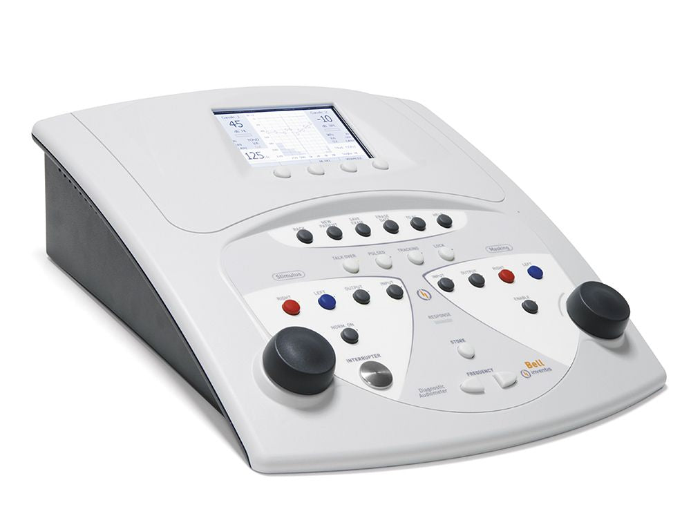Audiómetro Beracah Medica modelo BELL Basic para vía aérea, con pantalla y controles, usado para pruebas de audición.
