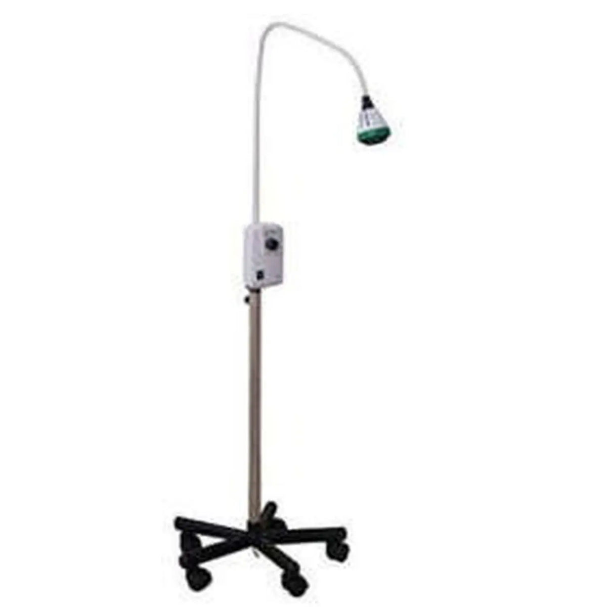 Lámpara de pedestal para examinación LED de Beracah Médica, con luz brillante y ajustable para procedimientos médicos.