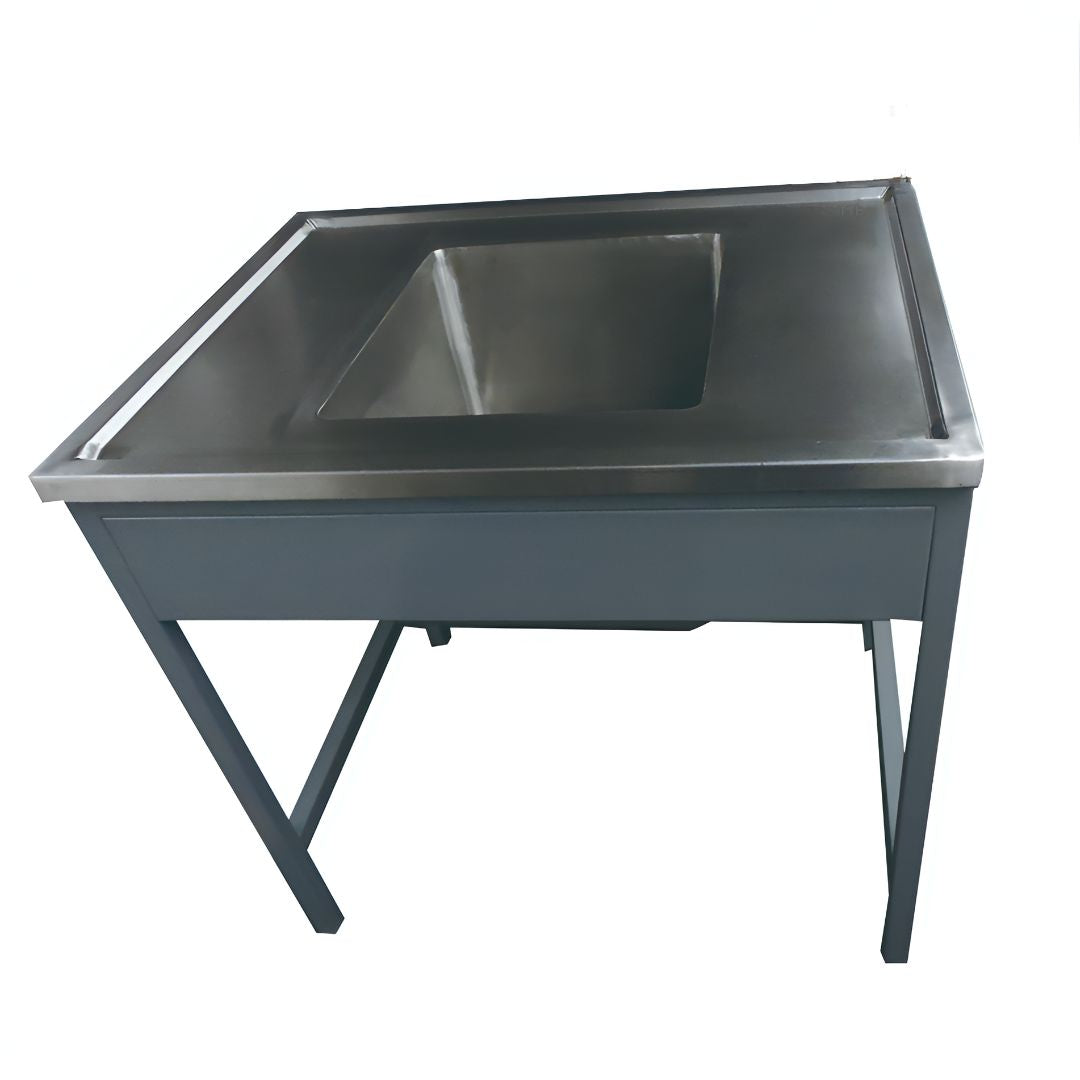 Mesa baja MSI Beracah Medica de acero inoxidable 90x70x75 cm con vertedero, sin accesorios, superficie lisa y resistente.