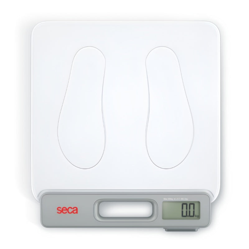 Báscula digital de piso Beracah Médica modelo 874+ con interruptores de pie, superficie de medición robusta y pantalla digital.