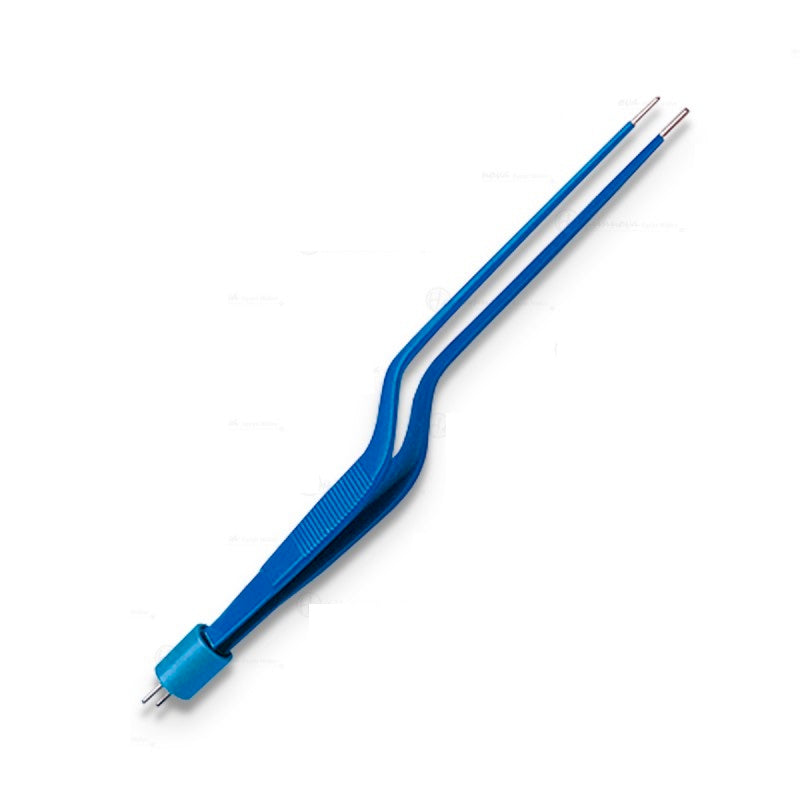 Pinza bipolar de bayoneta de 19.7 cm para electrocirugía, marca Beracah Medica, con electrodo de 1.5 mm, en uso clínico.