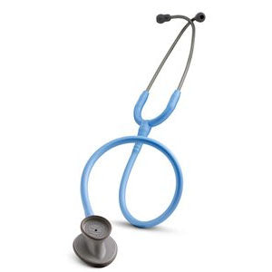 Estetoscopio Littman Lightweight II azul claro brillante para adultos, con tubos suaves y diagrama en la cabeza, marca Beracah Medica.