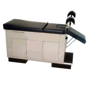 Mesa de exploración ginecológica MSI Beracah Médica modelo Futuro con pierneras de plástico, superficie acolchada y estructura metálica.