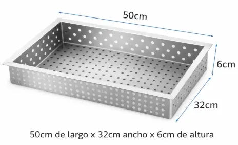 Charola perforada de acero inoxidable Beracah Medica, tamaño 50x32x6cm, con superficie de malla para uso en alimentos o laboratorio.