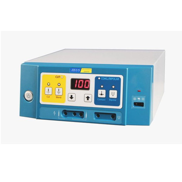 Unidad de electrocirugía Beracah Medica Zeus 100 de 100 watts, con controles y pantalla visible en la imagen.