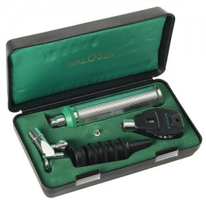 Estuche de diagnóstico con otoscopio y oftalmoscopio halógeno de la marca Beracah Medica, conjunto compacto y profesional.