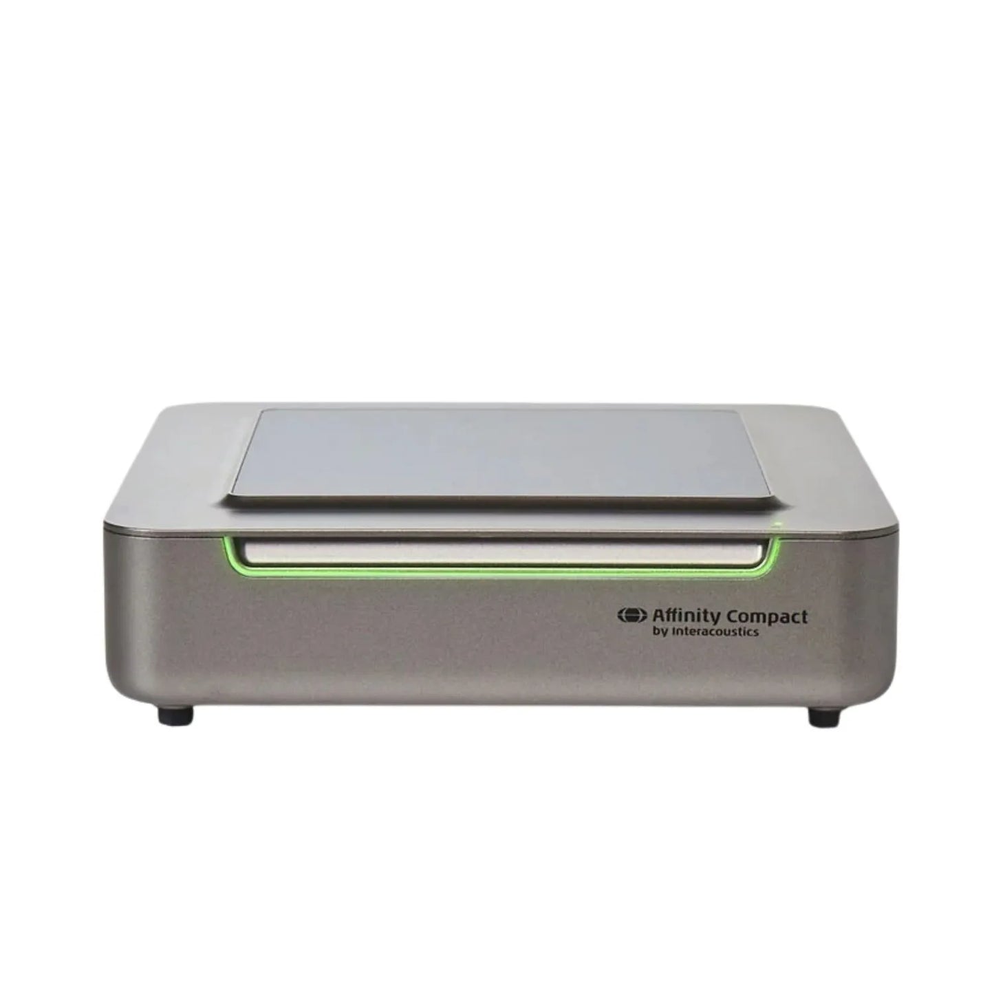 Audiómetro compacto Affinity con audiometría AC440, HIT y REM de Beracah Medica, muestra los controles y pantalla en el dispositivo.