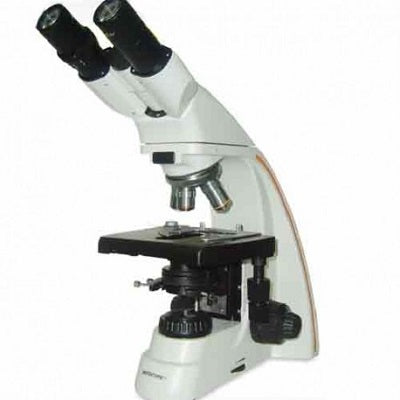 Microscopio trinocular para laboratorio Beracah Medica Mod. MG18 Serie 300, con lentes y control de enfoque visible en la imagen.