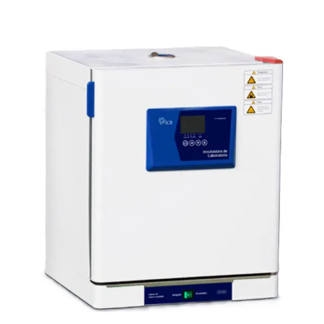 Incubadora digital para laboratorio Beracah Medica, capacidad de 210 litros, con pantalla digital y controles precisos.