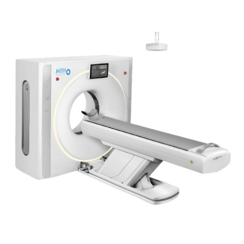 Tomógrafo de 64 cortes Beracah Medica modelo MBH-60 con estación básica, visible en la imagen, para pacientes de hasta 210 kg.