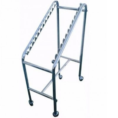 Carro porta expedientes Beracah Medica para 12 expedientes con estructura metálica y ruedas, ideal para organización de archivos.