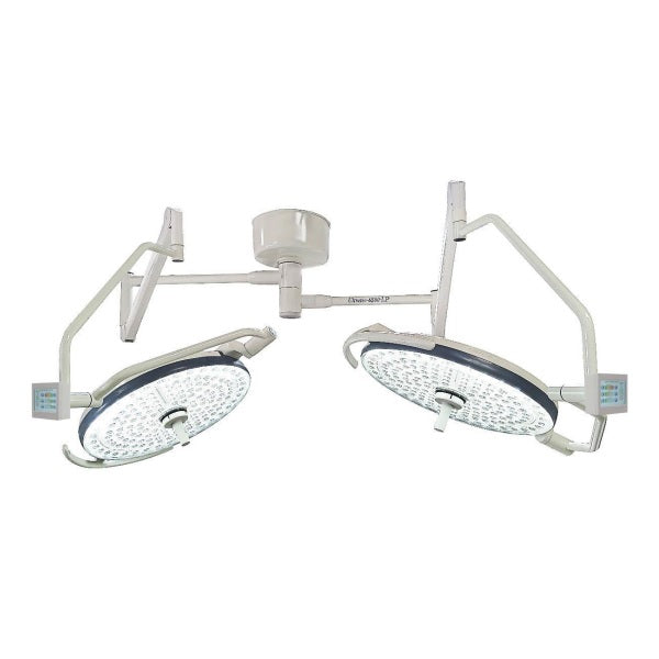 Lámpara doble para quirófano LED Ultratec 6500-LP de Beracah Medica, con brazos articulados y luces brillantes para cirugías.