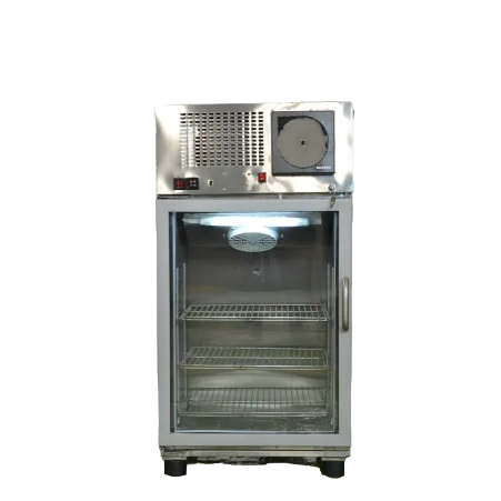 Refrigerador de laboratorio Beracah Medica de 5.4 pies cúbicos con puerta de vidrio, para medicamentos, reactivos y biológicos.