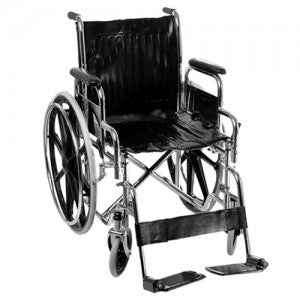 Silla de ruedas estándar cromada con descansapies desmontables de aluminio, marca Beracah Medica, vista lateral.