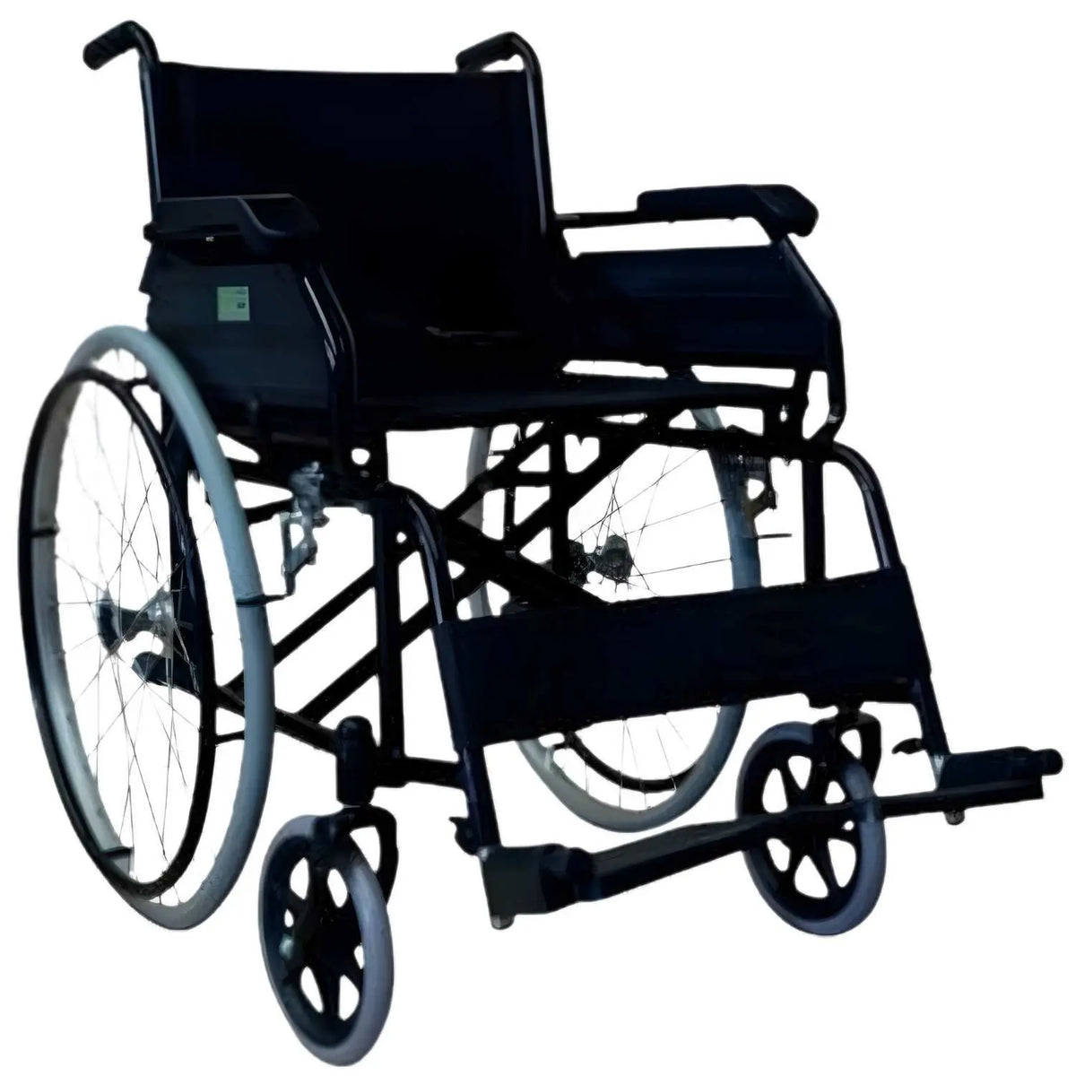 Silla de ruedas para adultos de 18 pulgadas en acero tipo slope, marca Beracah Medica, con estructura robusta y asiento resistente.