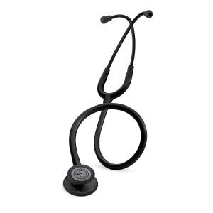 Estetoscopio Littmann Classic III negro, de doble campana, para uso adulto, en una vista cercana mostrando las mangueras y el diafragma.