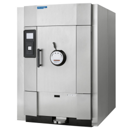 Autoclave de vapor directo Beracah Medica, modelo AMSCO 400, con cámara interna de 26x37.5x36 pulgadas para esterilización.