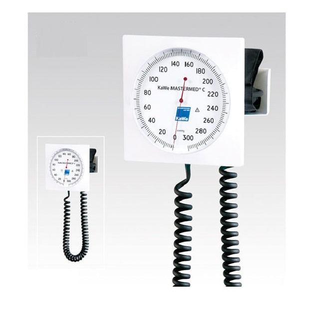 Baumanómetro aneroide KaWe MASTERMED® C para montaje en pared con brazalete negro, marca Beracah Medica, en uso.