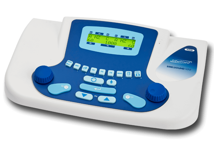 Audiómetro SibelSound mod. 400-AOM de Beracah Medica con pantalla y controles, usado para pruebas de audición en consulta médica.