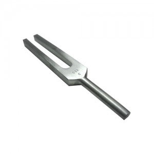 Diapason sin sordina Beracah Medica 512C, instrumento musical de metal para afinación, en acabado brillante y largo.