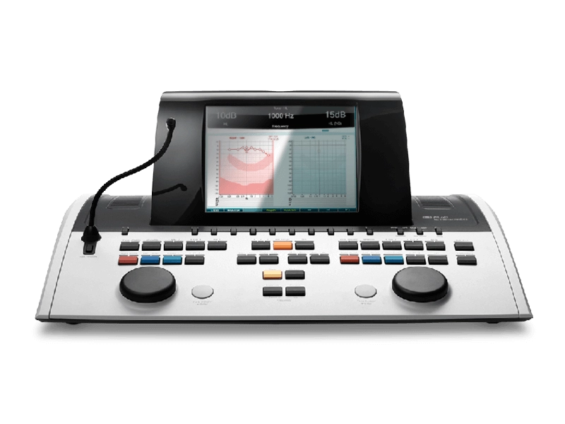 Audiómetro híbrido clínico de 2 canales Beracah Medica modelo AC40B, con licencia B, mostrando pantalla y controles en la imagen.