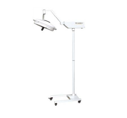 Lámpara de pedestal LED para quirófano Beracah Médica, sin batería, con iluminación de 80,000 lux para cirugías precisas.
